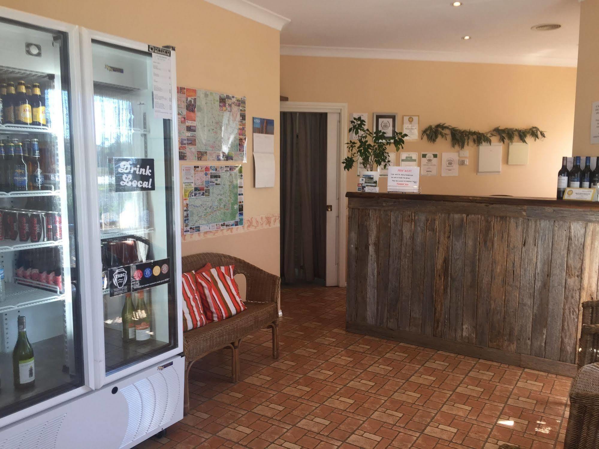 Tuckerbox Motor Inn Gundagai Exterior foto